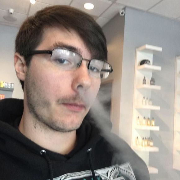 Meet your Posher, Grae - Picture 1 of 1